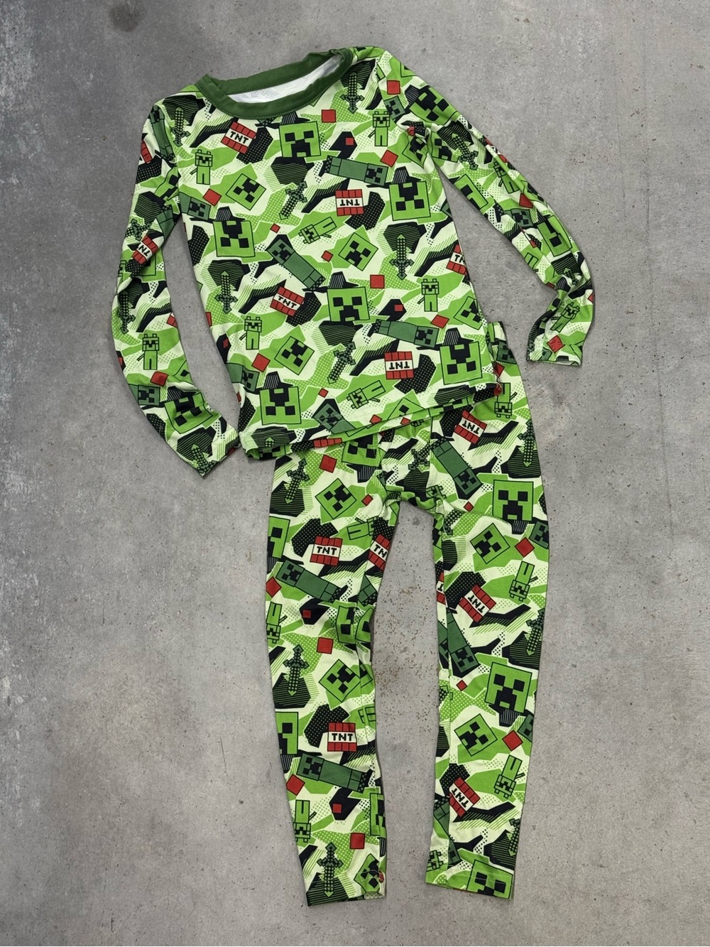Minecraft Kids Thermal Pajama Set XS Cuddl Duds Green Creeper Thumbholes